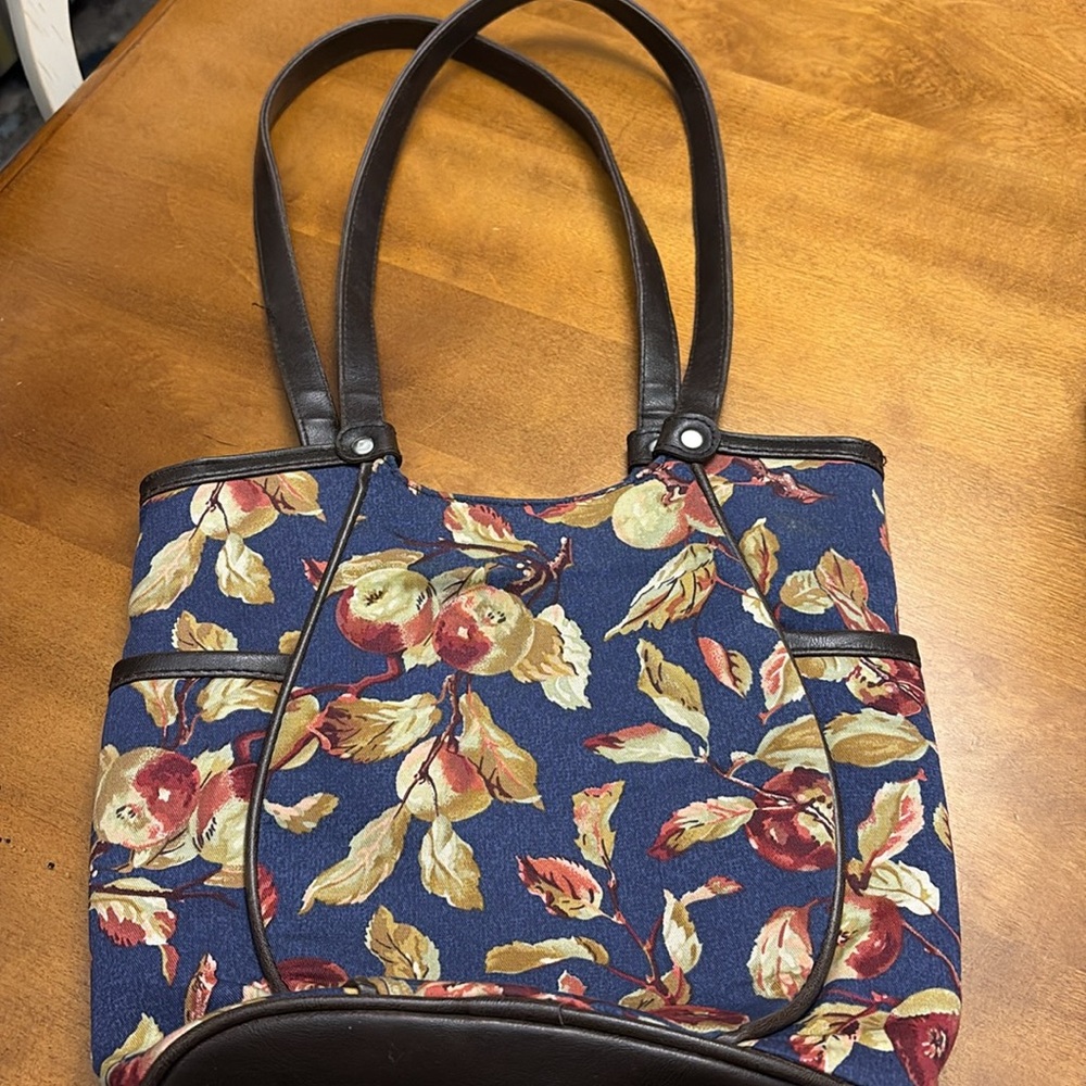 LONGABERGER Homestead
Early Harvest TOTE PURSE
